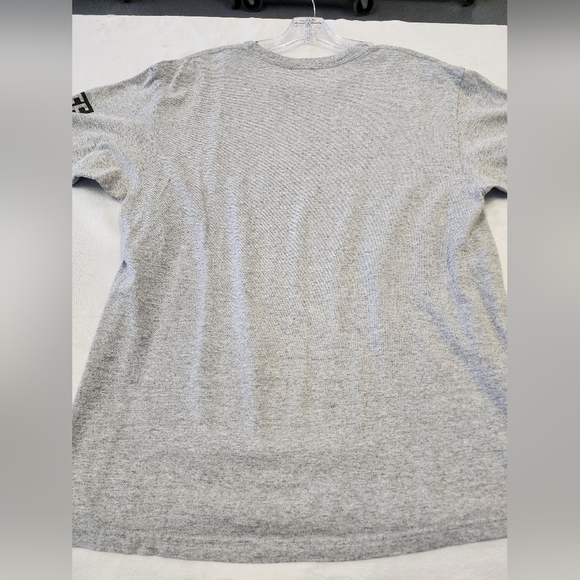 Star Wars Men's Gray T-Shirt with Colorful Yoda Graphic,  sz LG - Picture 10 of 11